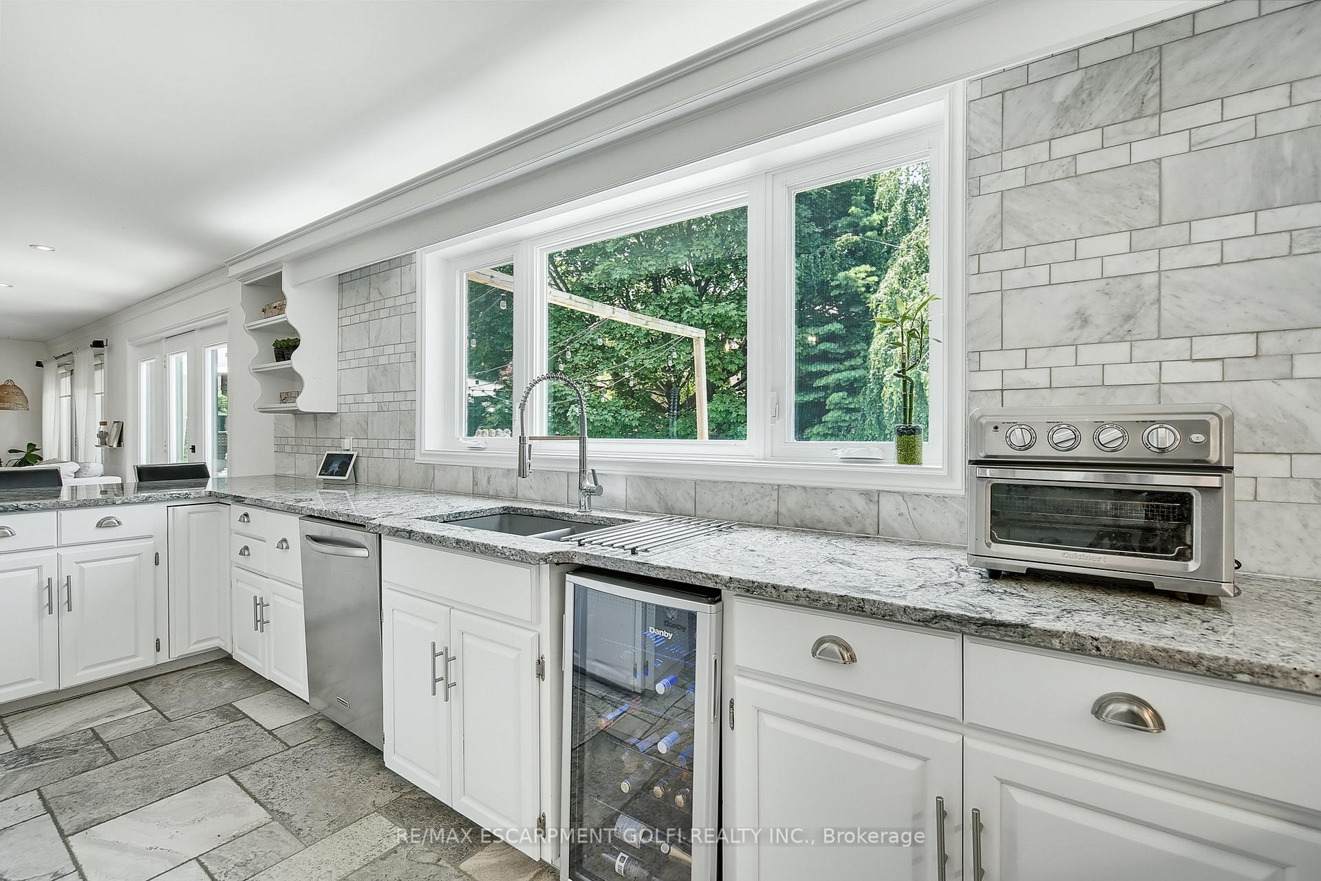 Photo 10 of 268 Appleby Road, Hamilton, Ancaster — HOMEH