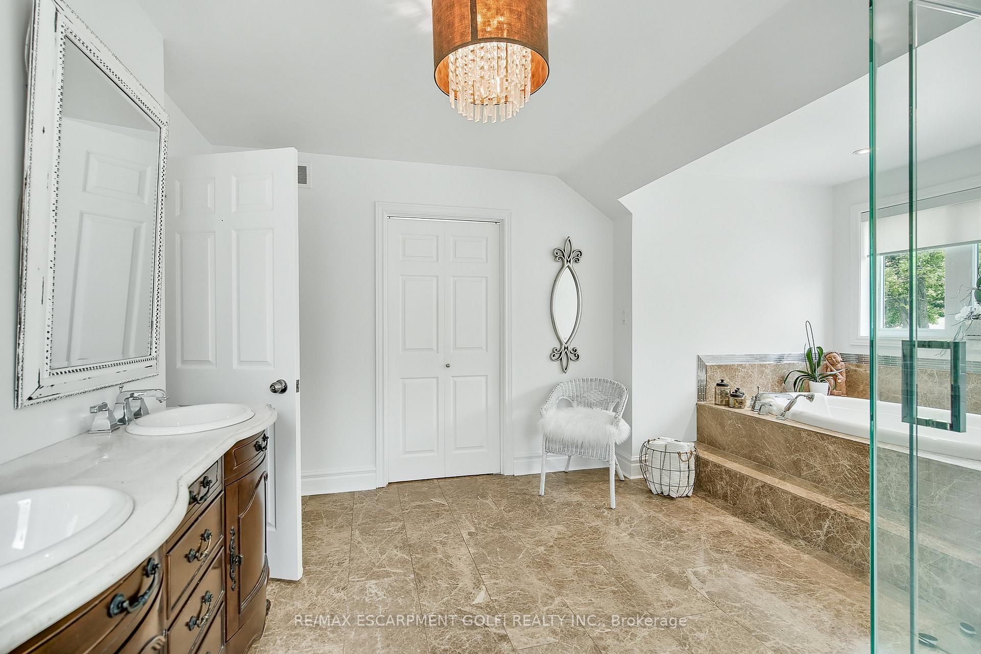 Photo 18 of 268 Appleby Road, Hamilton, Ancaster — HOMEH