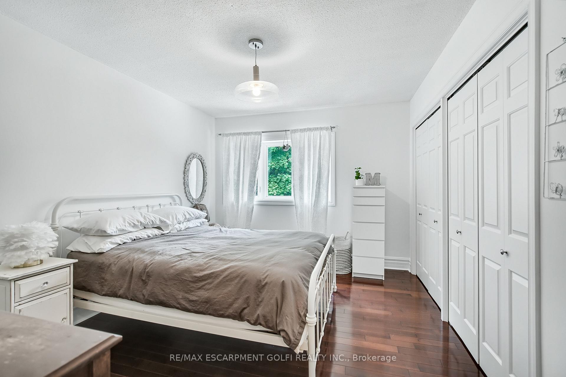 Photo 12 of 268 Appleby Road, Hamilton, Ancaster — HOMEH