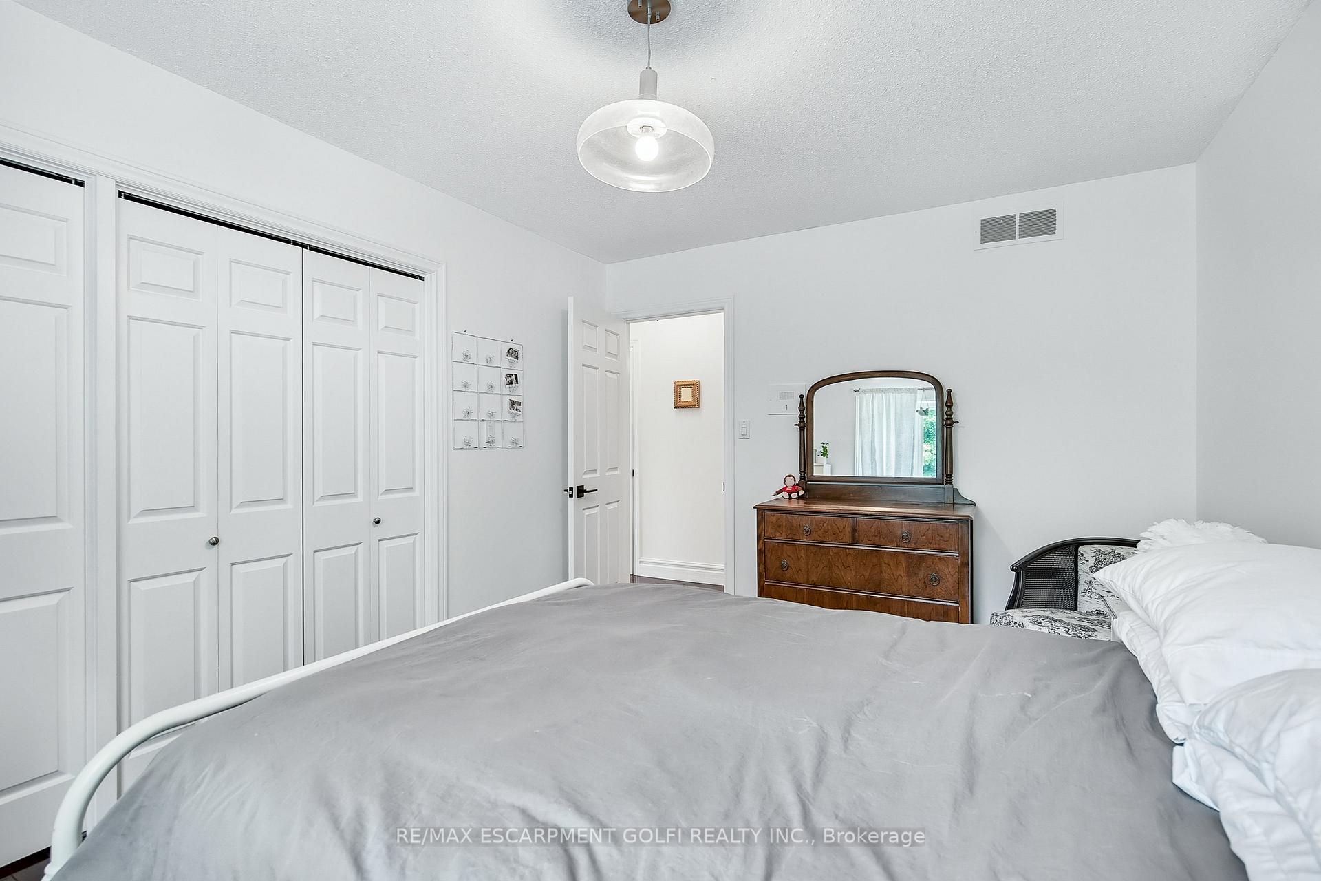 Photo 20 of 268 Appleby Road, Hamilton, Ancaster — HOMEH