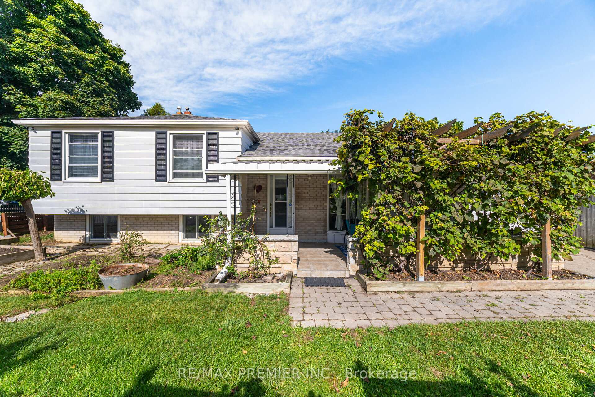 Photo 1 of 164 Avondale Boulevard, Brampton, Avondale — HOMEH