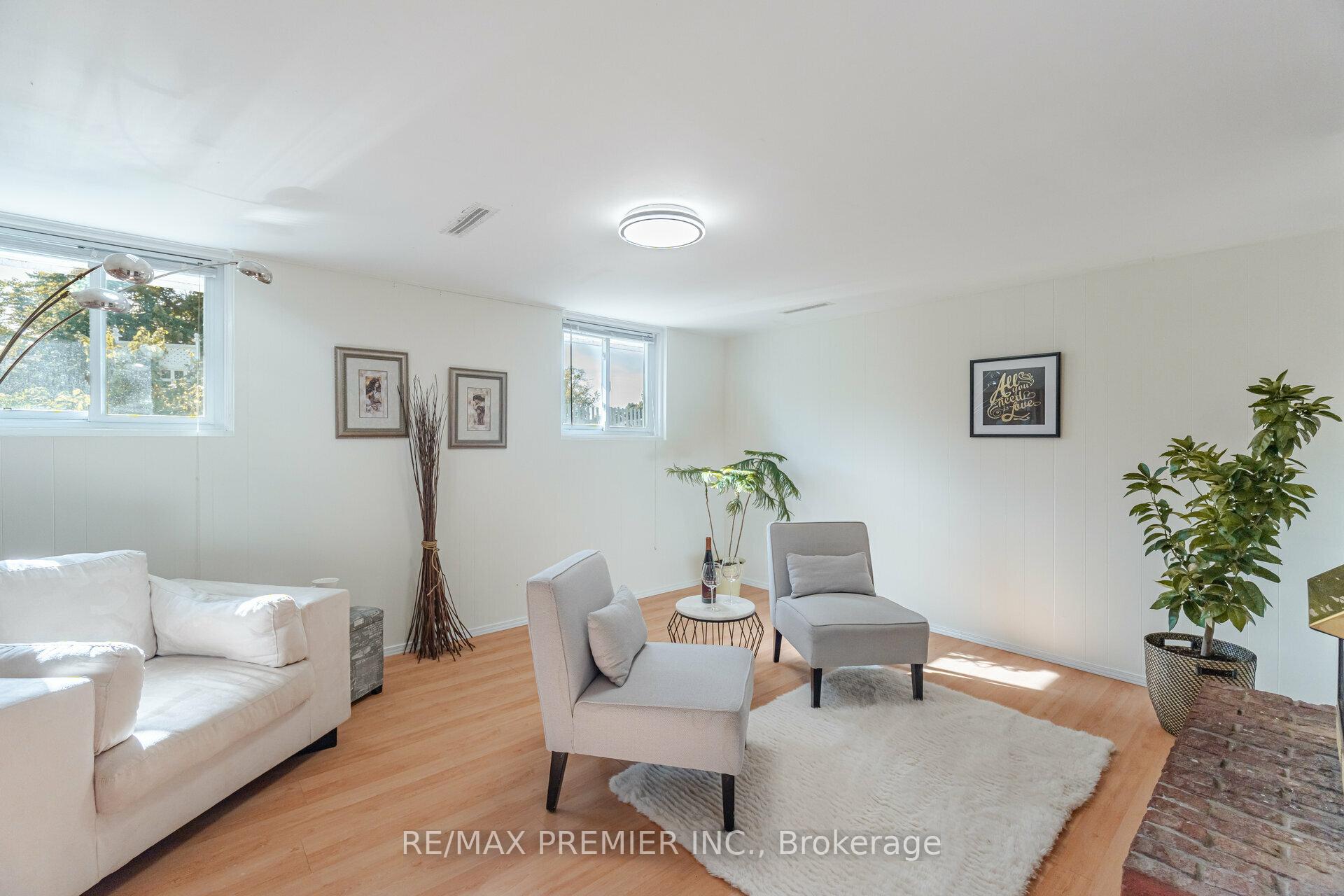 Photo 7 of 164 Avondale Boulevard, Brampton, Avondale — HOMEH