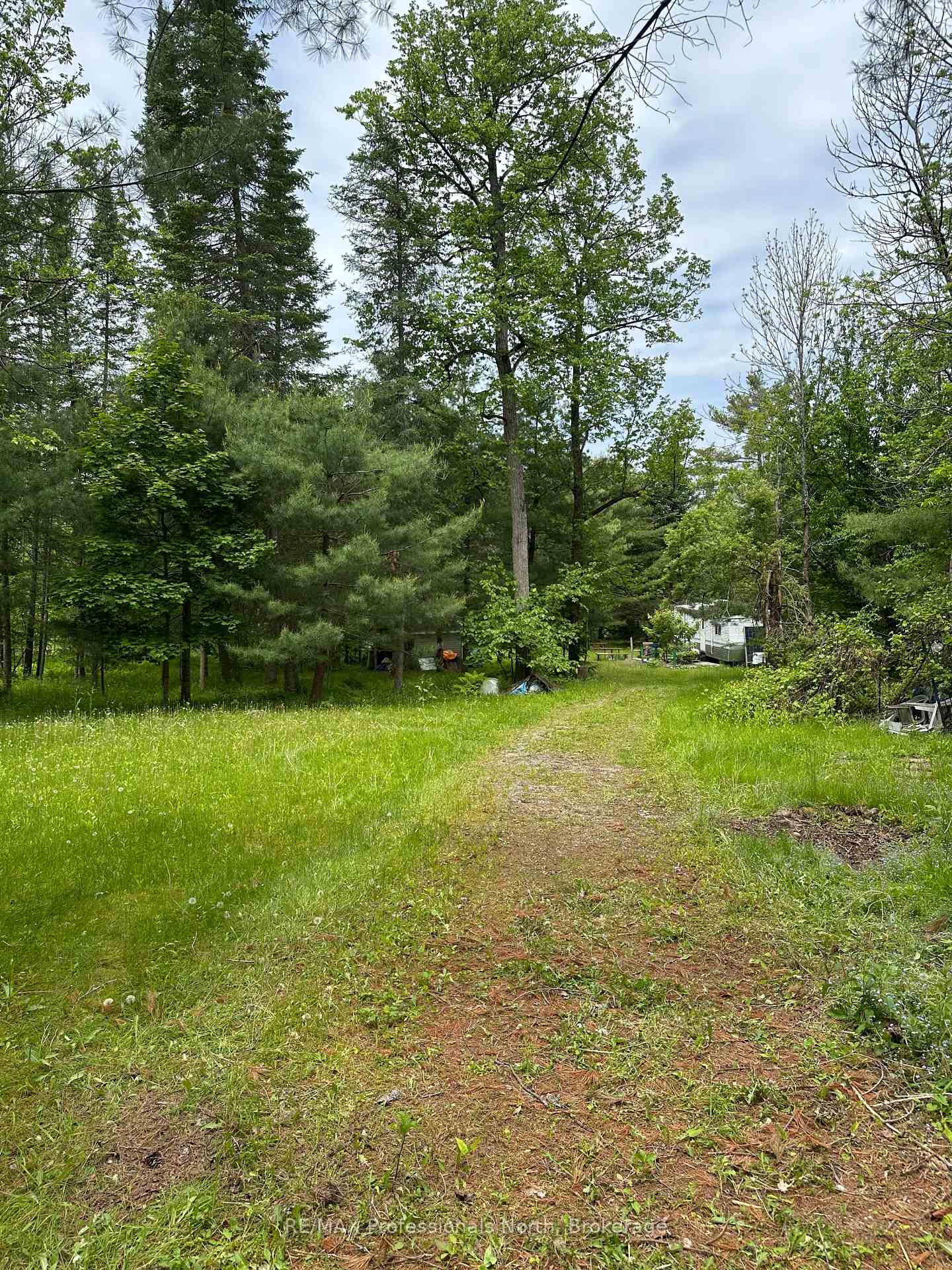 Photo 9 of 170 Cedar Shores Private, Bracebridge, Macaulay — HOMEH