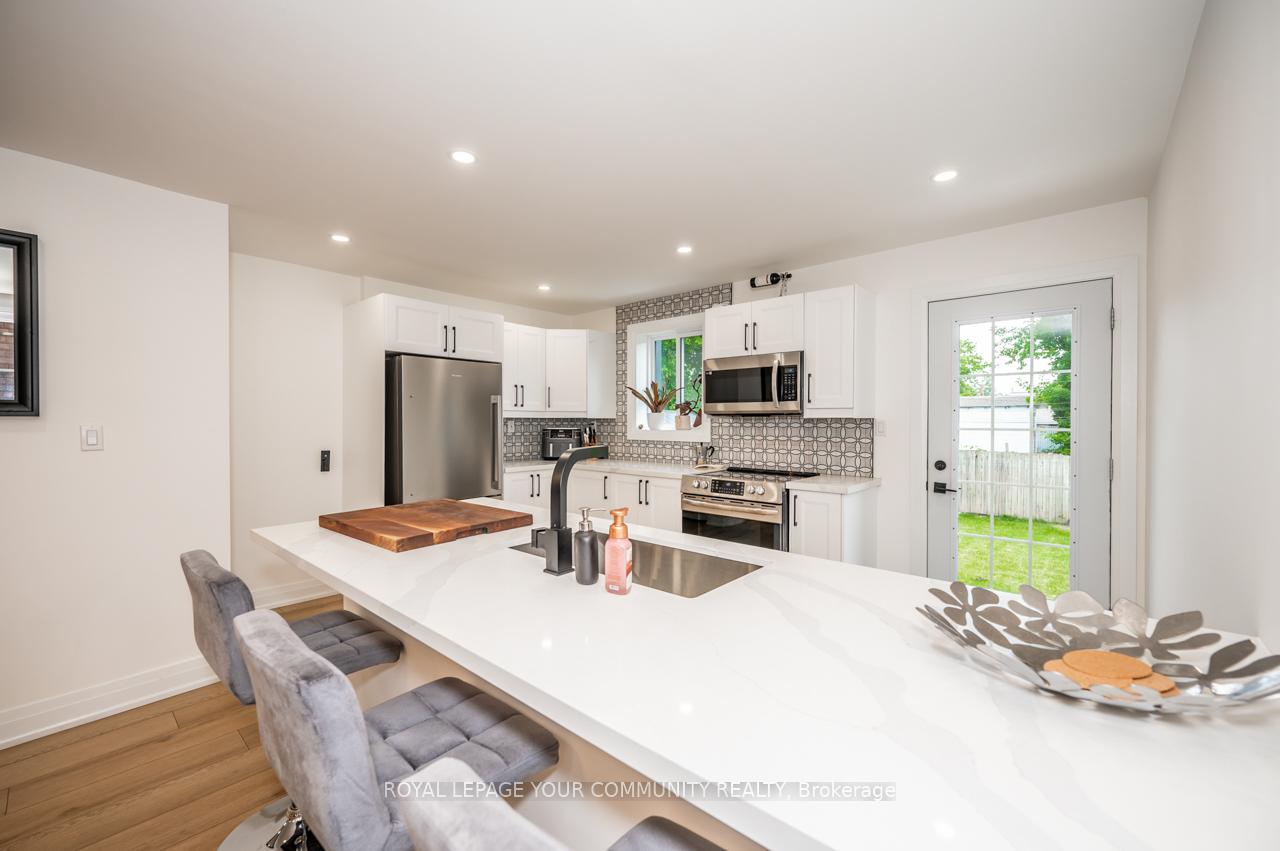 Photo 4 of 75 Lorne Avenue, Hamilton, Blakeley — HOMEH