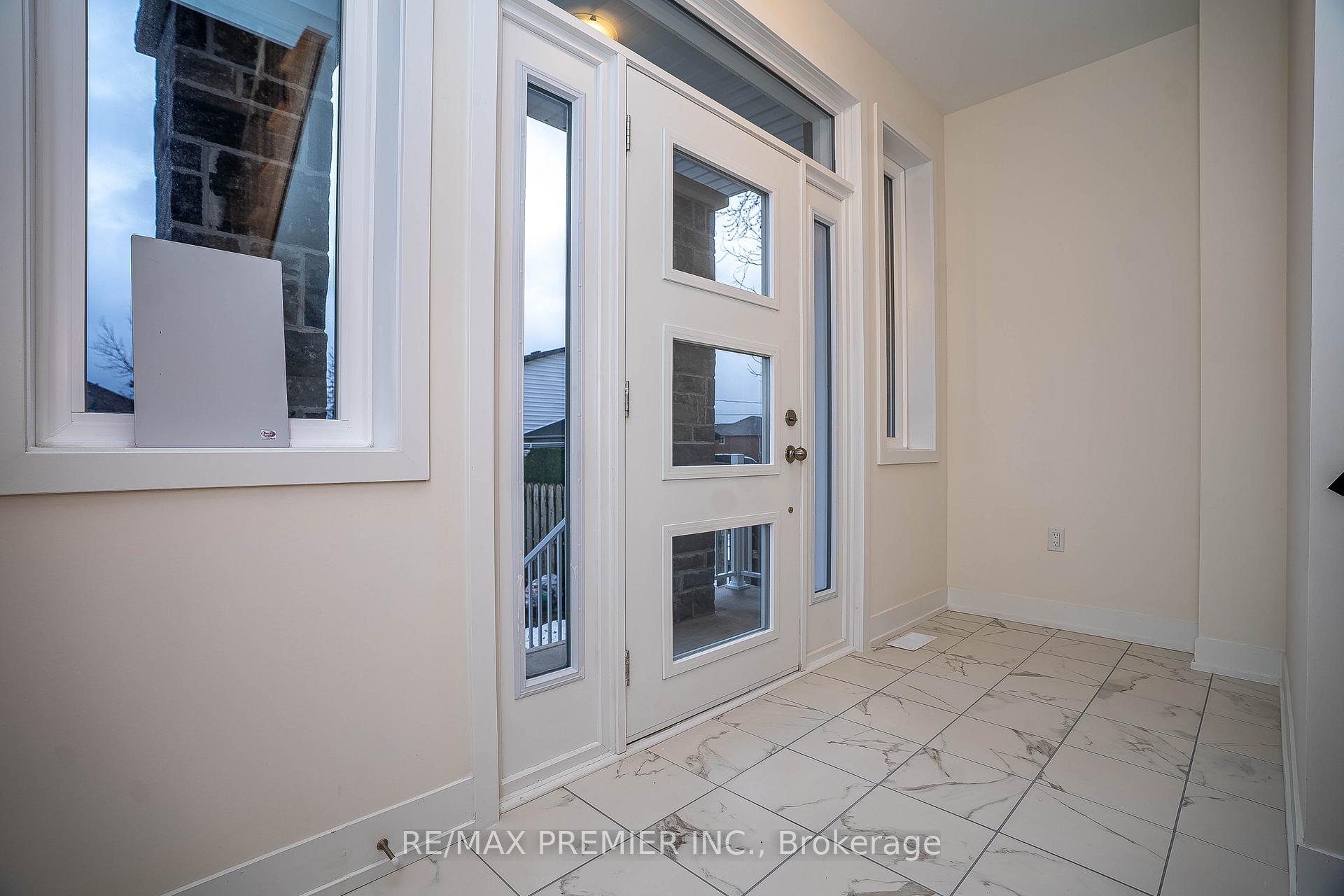 Photo 5 of 17 Hampton Lane, Barrie, Ardagh — HOMEH