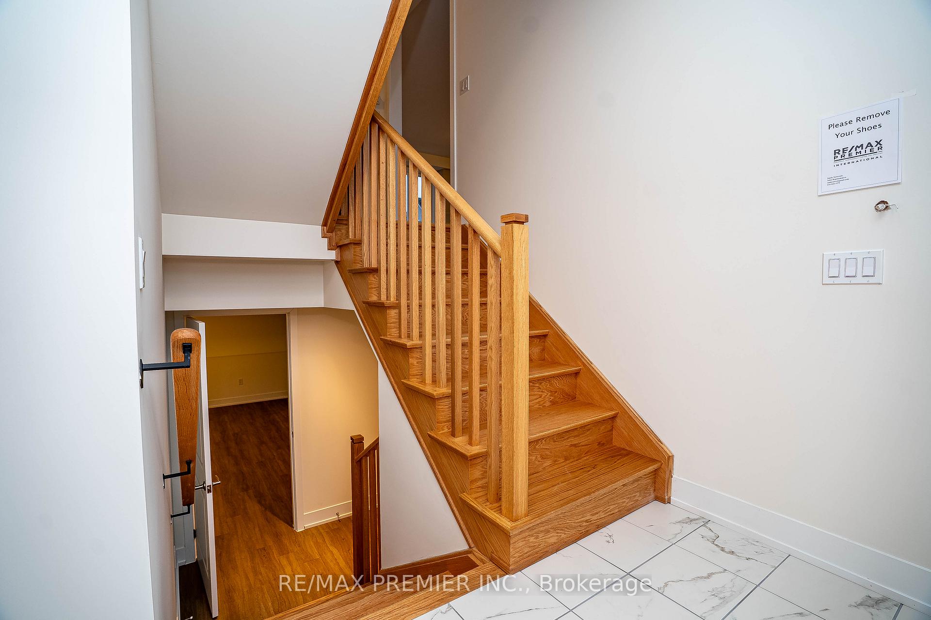 Photo 7 of 17 Hampton Lane, Barrie, Ardagh — HOMEH