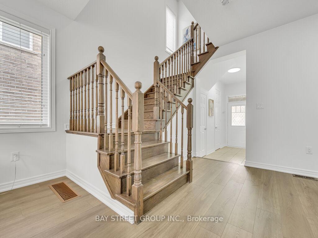 Photo 16 of 92 Abigail Crescent, Caledon, Rural Caledon — HOMEH