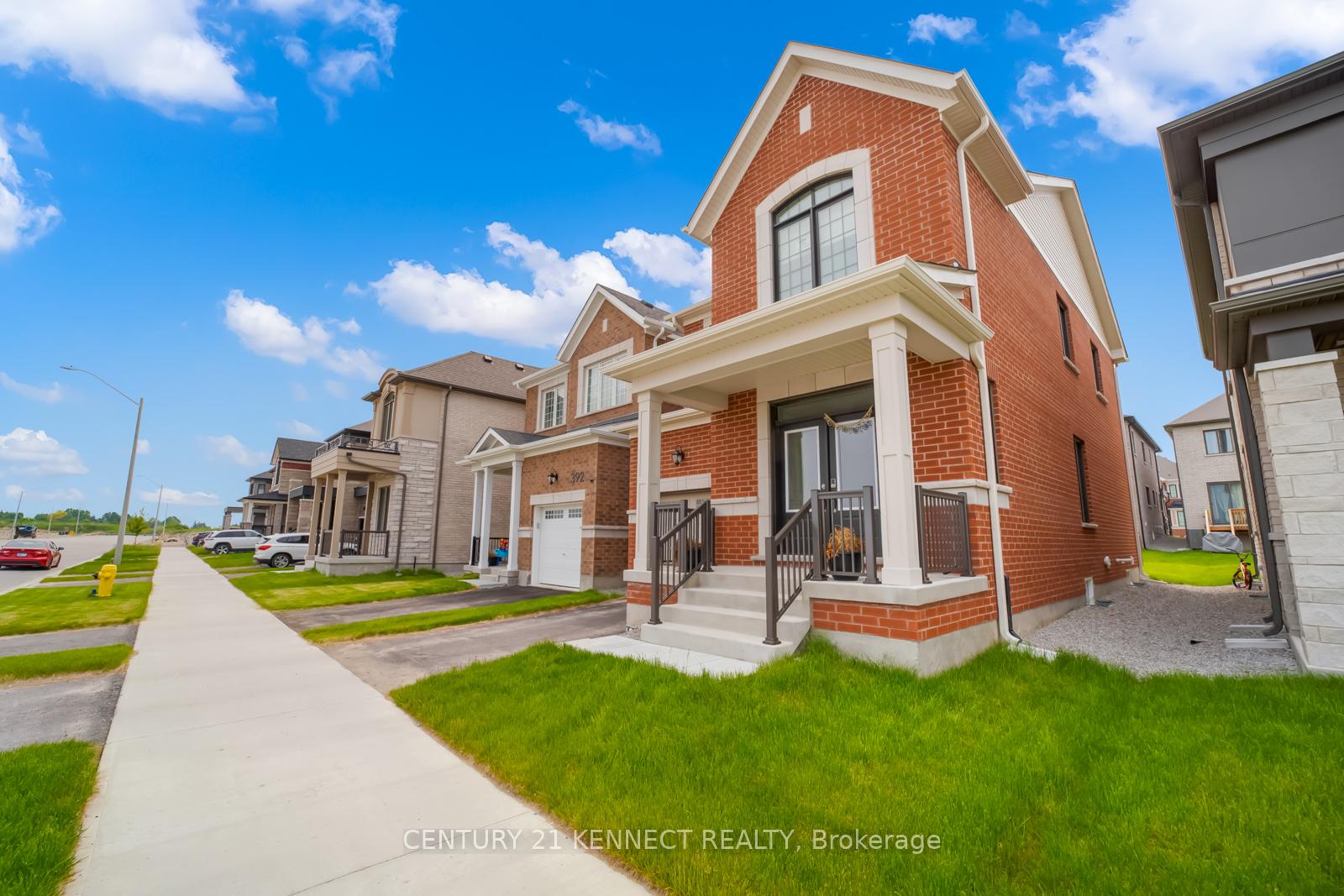 Photo 7 of 390 Madelaine Drive, Barrie, Rural Barrie Southeast — HOMEH