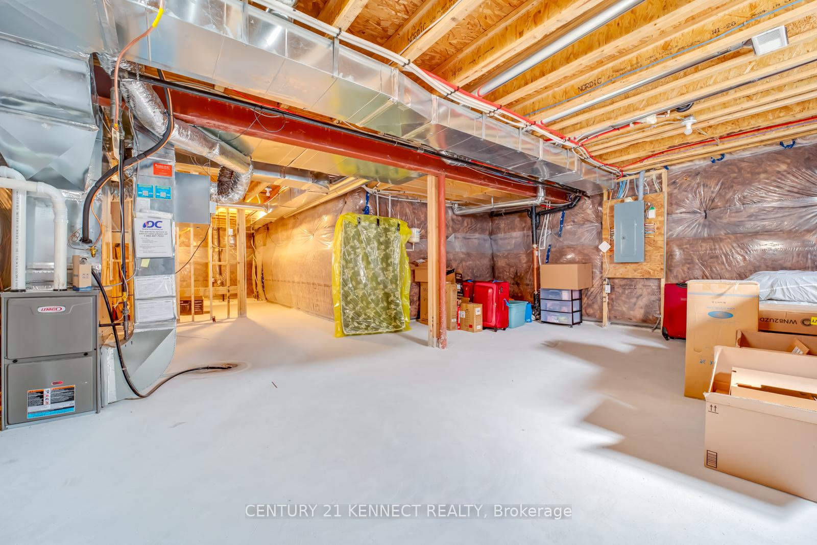 Photo 15 of 390 Madelaine Drive, Barrie, Rural Barrie Southeast — HOMEH