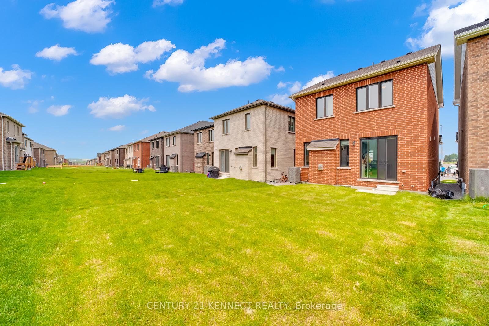 Photo 22 of 390 Madelaine Drive, Barrie, Rural Barrie Southeast — HOMEH