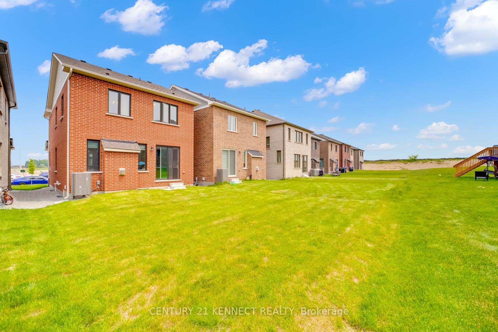 Photo 24 of 390 Madelaine Drive, Barrie, Rural Barrie Southeast — HOMEH