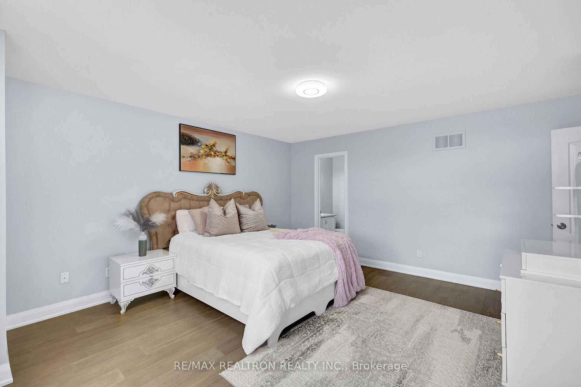 Photo 5 of 199 Davos Road, Vaughan, Vellore Village — HOMEH