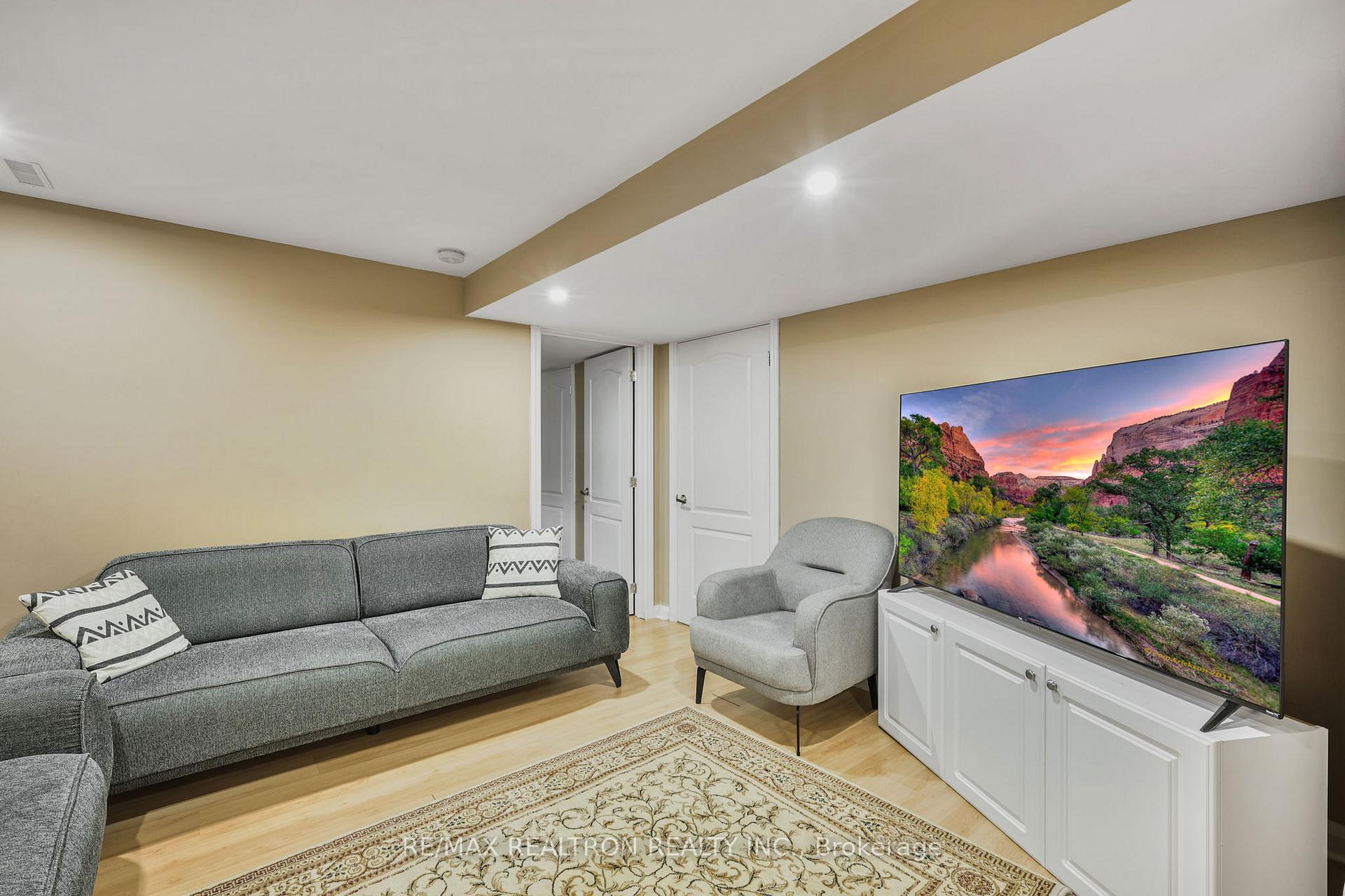 Photo 17 of 199 Davos Road, Vaughan, Vellore Village — HOMEH