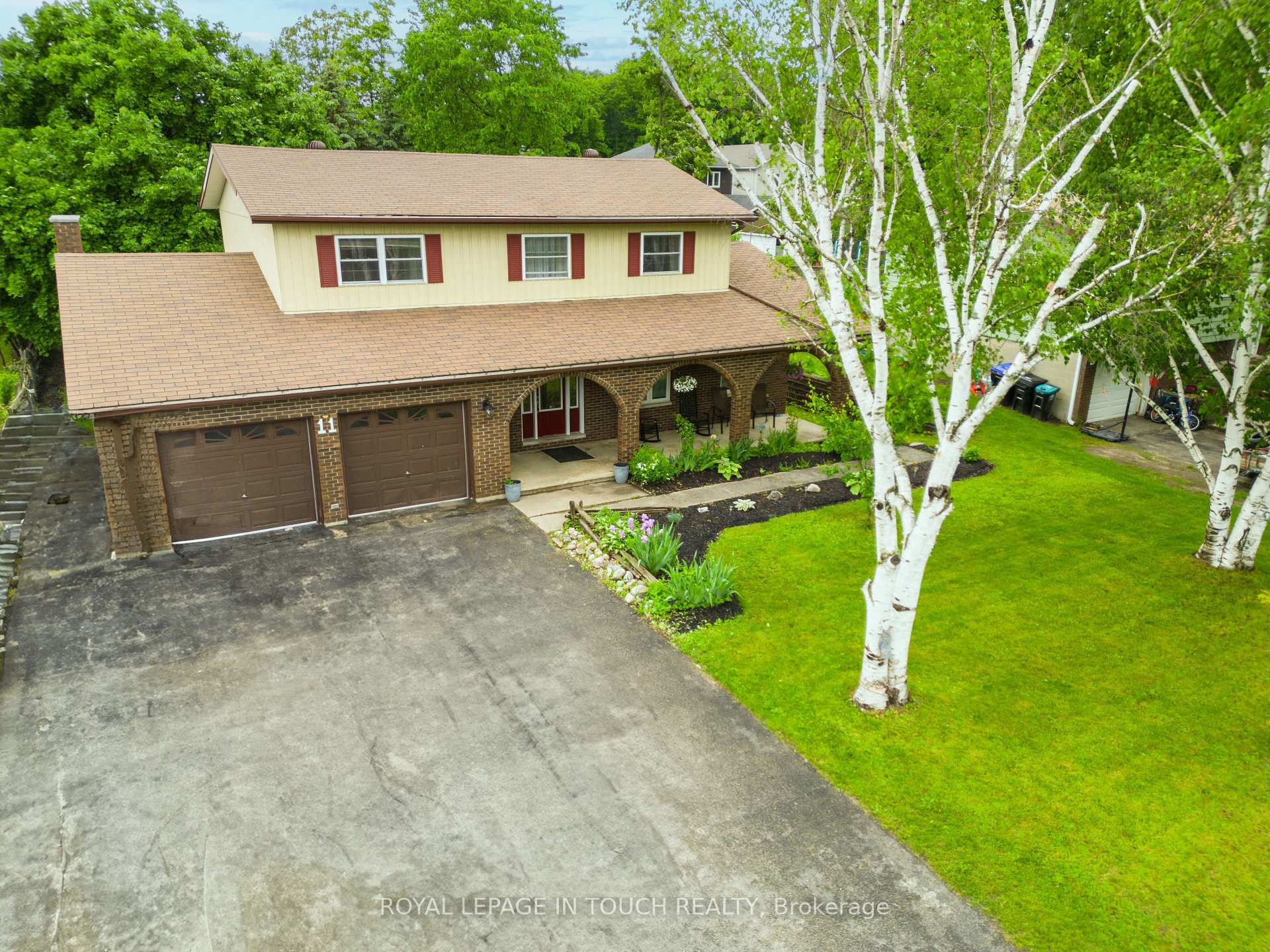 Photo 14 of 11 Hill Top Drive, Penetanguishene — HOMEH