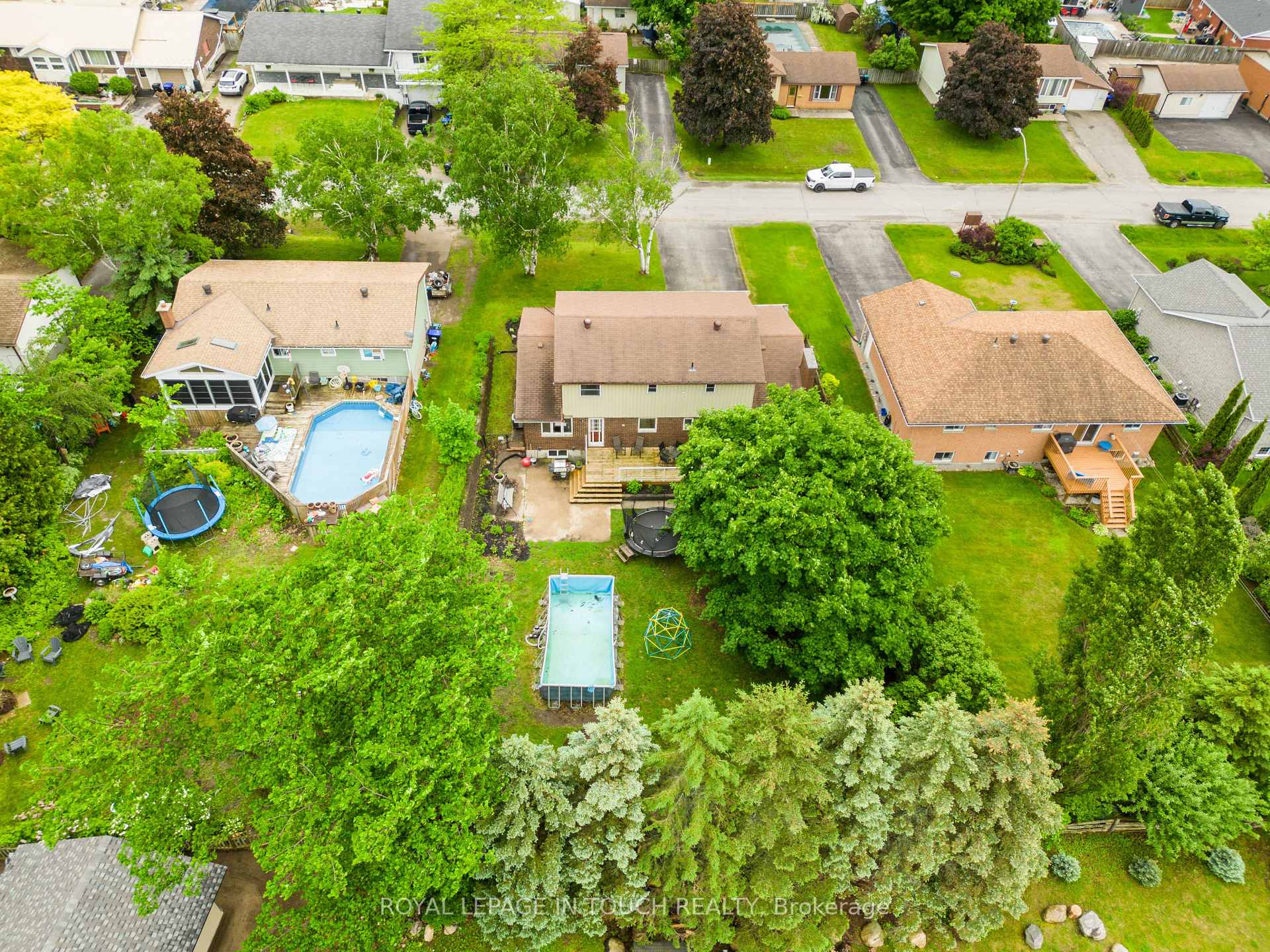 Photo 21 of 11 Hill Top Drive, Penetanguishene — HOMEH