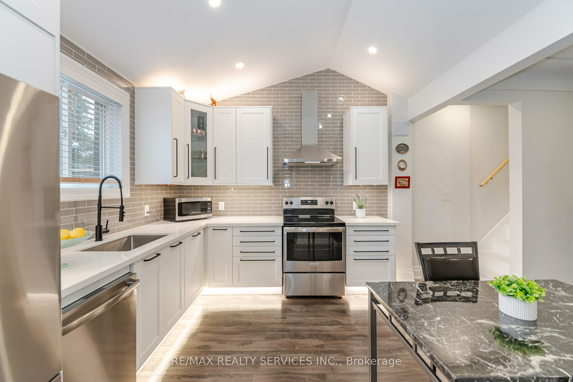 Photo 8 of 84 Clinton Street, Hamilton, Stipley — HOMEH