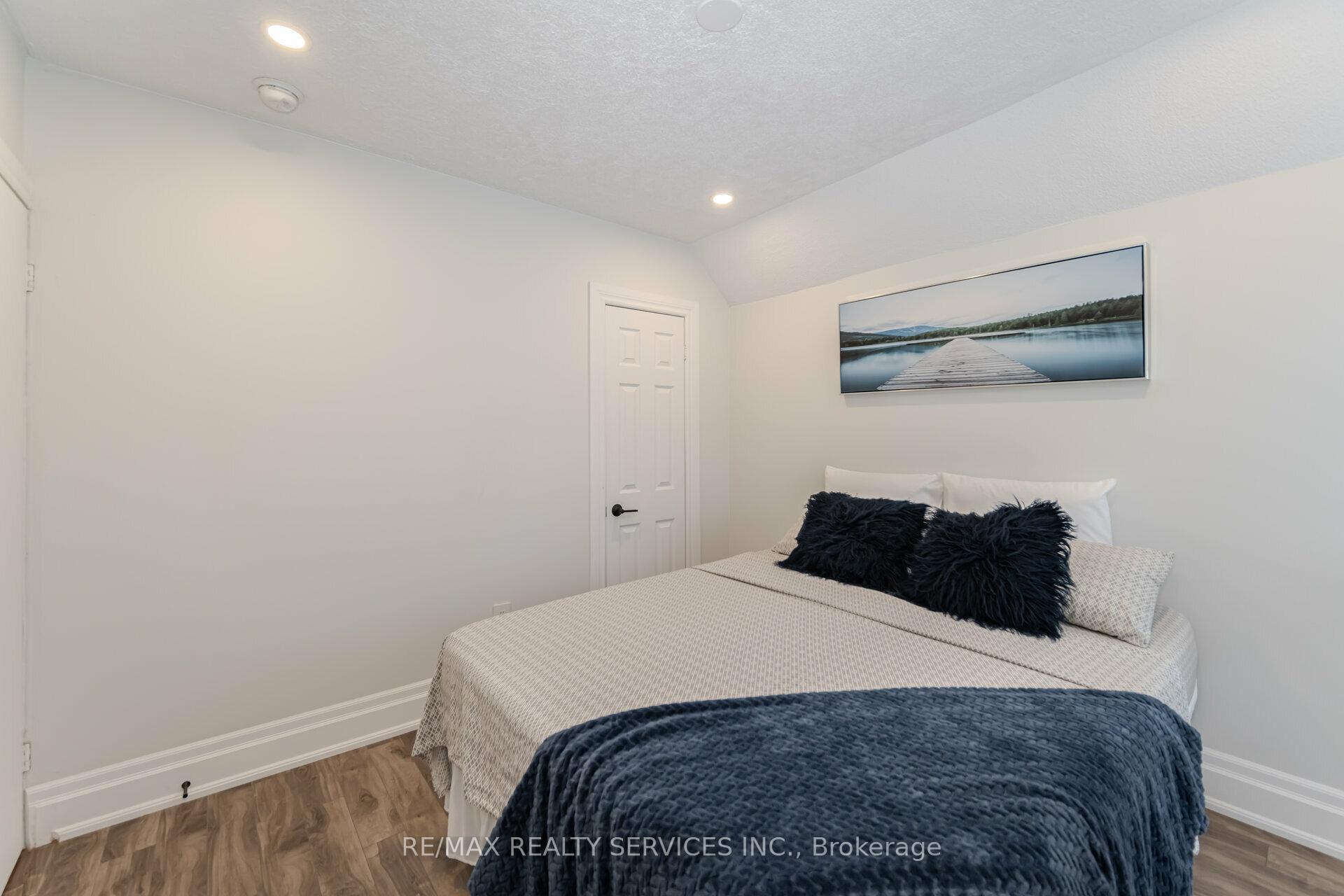 Photo 26 of 84 Clinton Street, Hamilton, Stipley — HOMEH