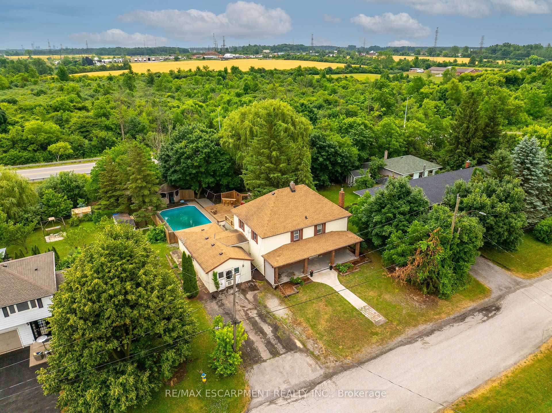 Photo 30 of 2348 Clifton Street, Thorold, Allanburg/Thorold South — HOMEH