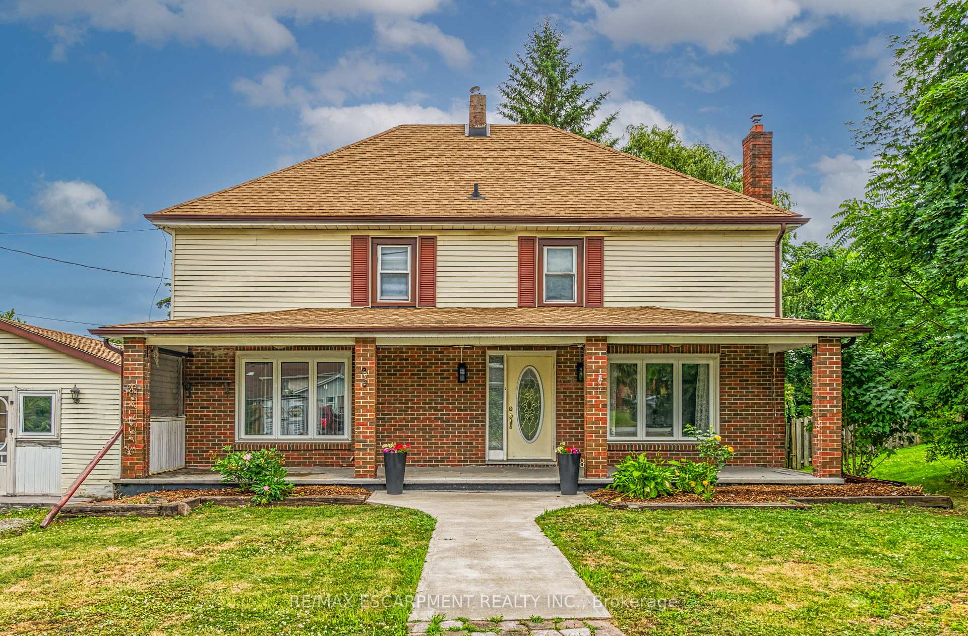 Photo 4 of 2348 Clifton Street, Thorold, Allanburg/Thorold South — HOMEH