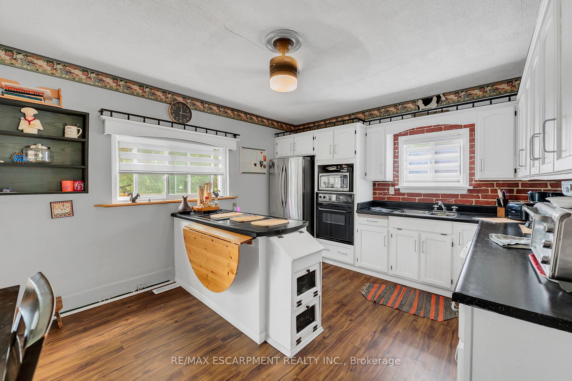 Photo 11 of 2348 Clifton Street, Thorold, Allanburg/Thorold South — HOMEH