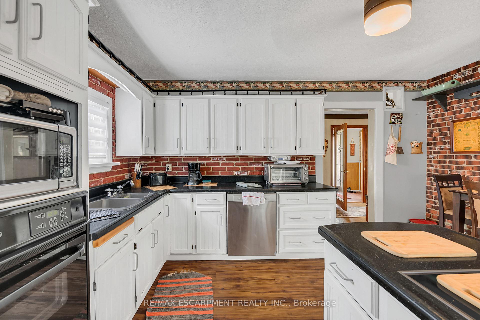 Photo 19 of 2348 Clifton Street, Thorold, Allanburg/Thorold South — HOMEH