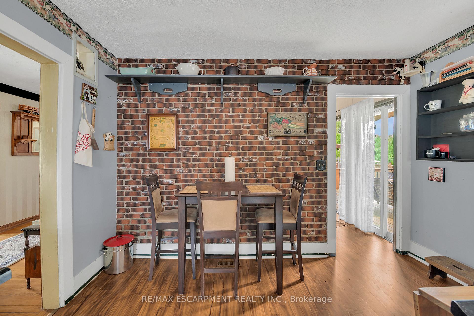 Photo 5 of 2348 Clifton Street, Thorold, Allanburg/Thorold South — HOMEH
