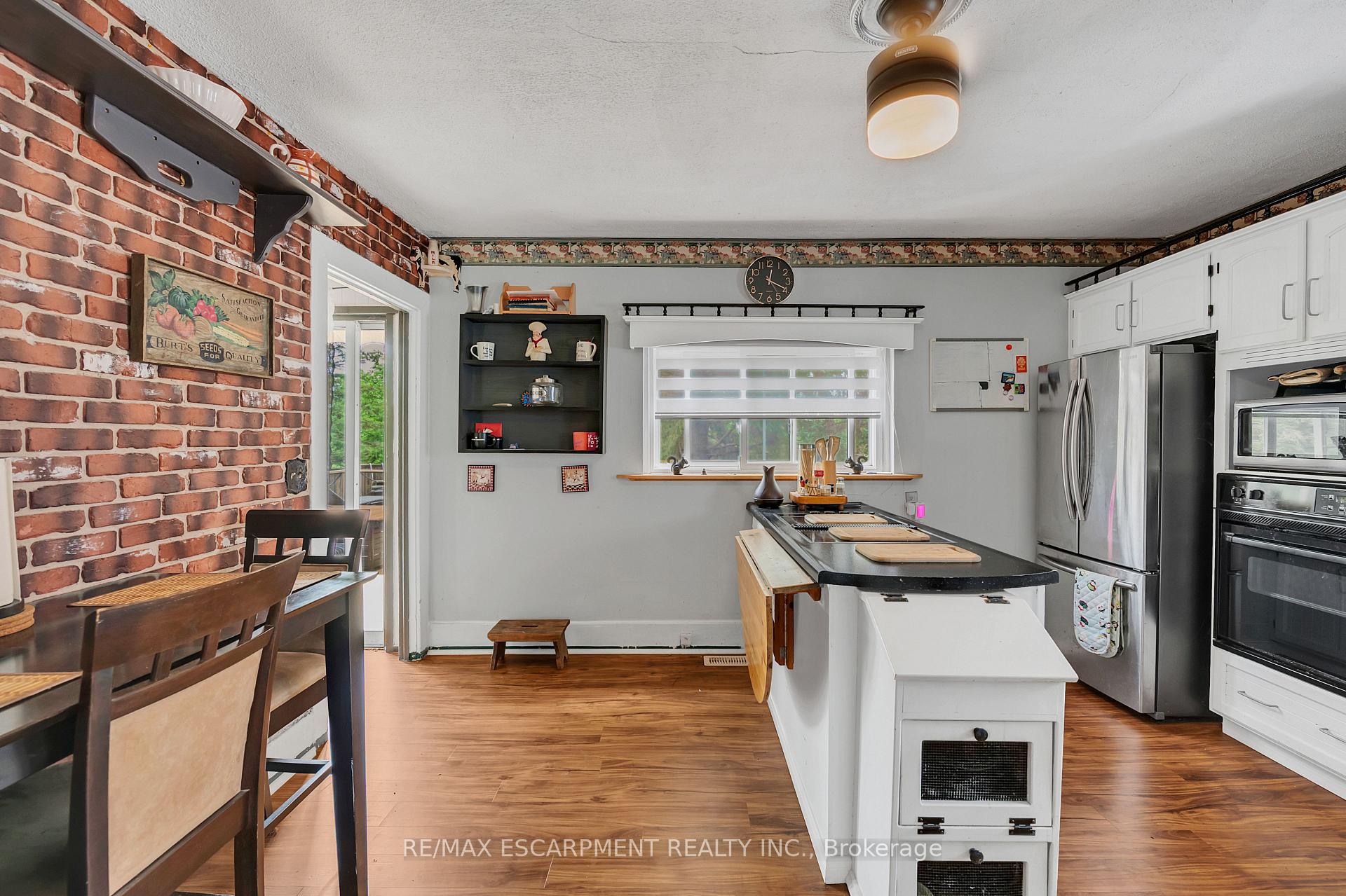 Photo 25 of 2348 Clifton Street, Thorold, Allanburg/Thorold South — HOMEH