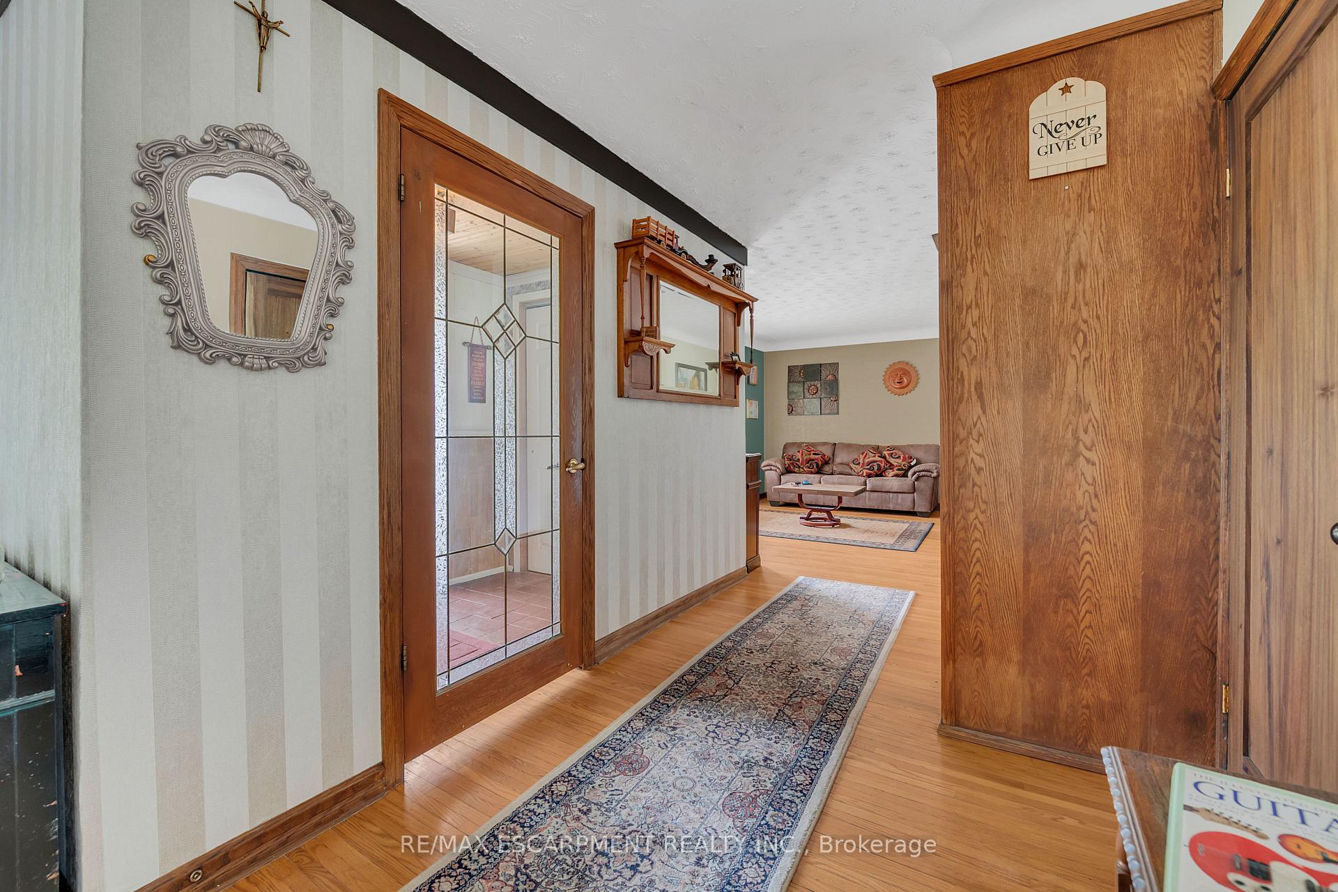 Photo 9 of 2348 Clifton Street, Thorold, Allanburg/Thorold South — HOMEH