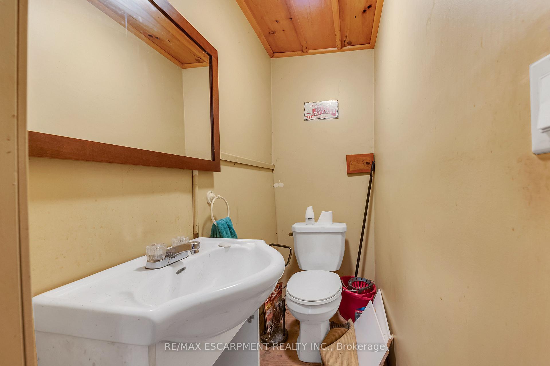 Photo 22 of 2348 Clifton Street, Thorold, Allanburg/Thorold South — HOMEH