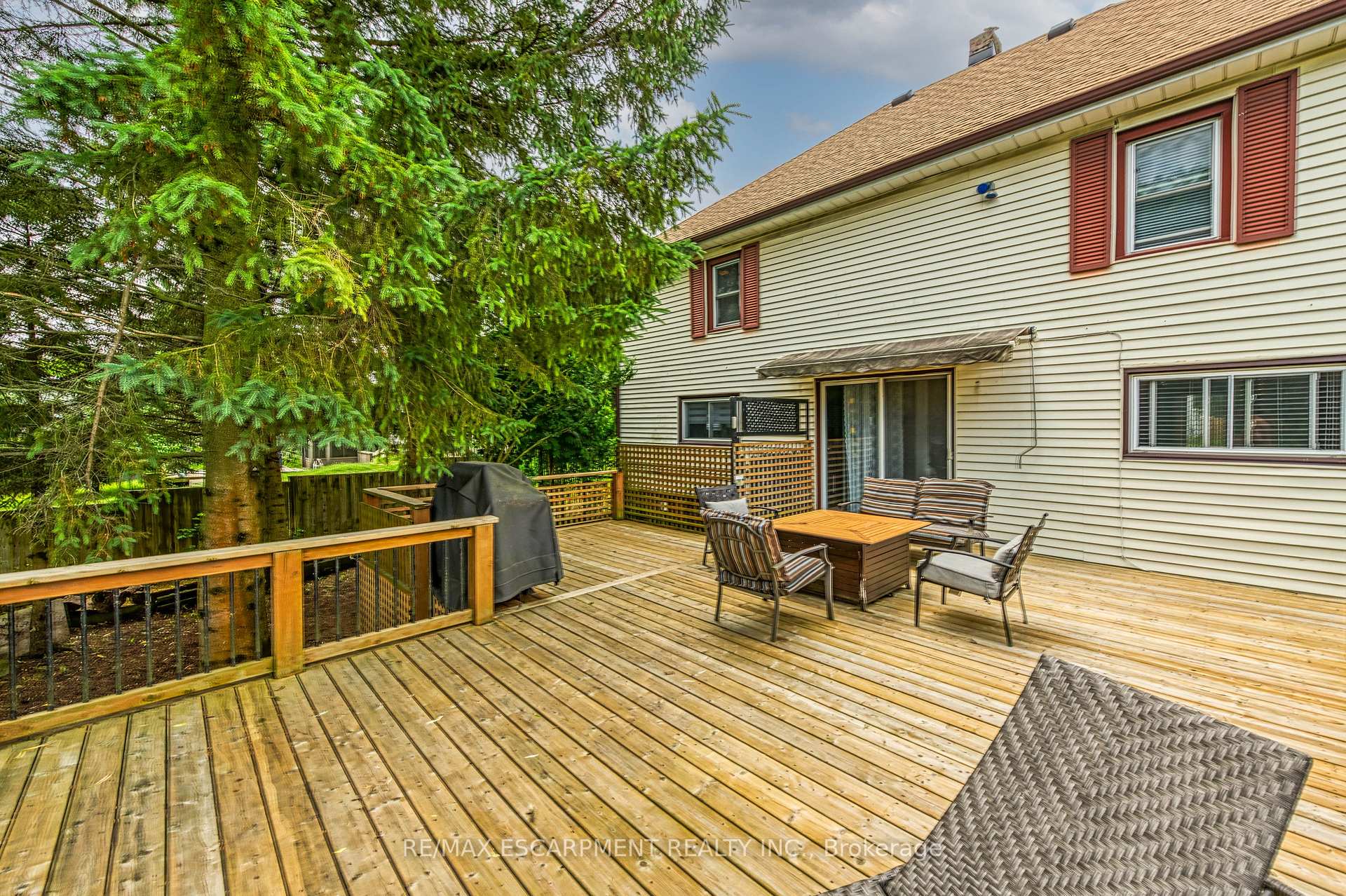 Photo 42 of 2348 Clifton Street, Thorold, Allanburg/Thorold South — HOMEH