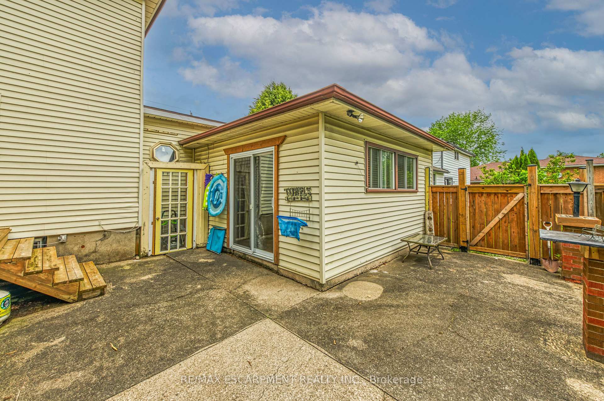 Photo 38 of 2348 Clifton Street, Thorold, Allanburg/Thorold South — HOMEH