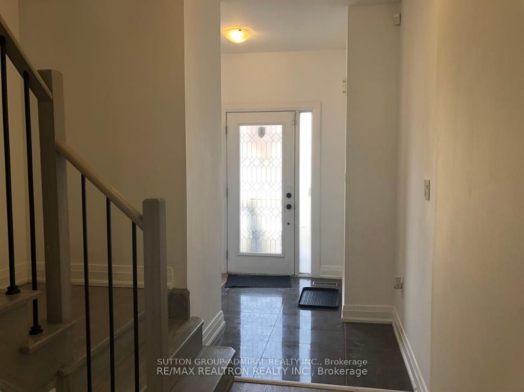 Photo 10 of 112 Fairlane Avenue, Barrie, Painswick South — HOMEH