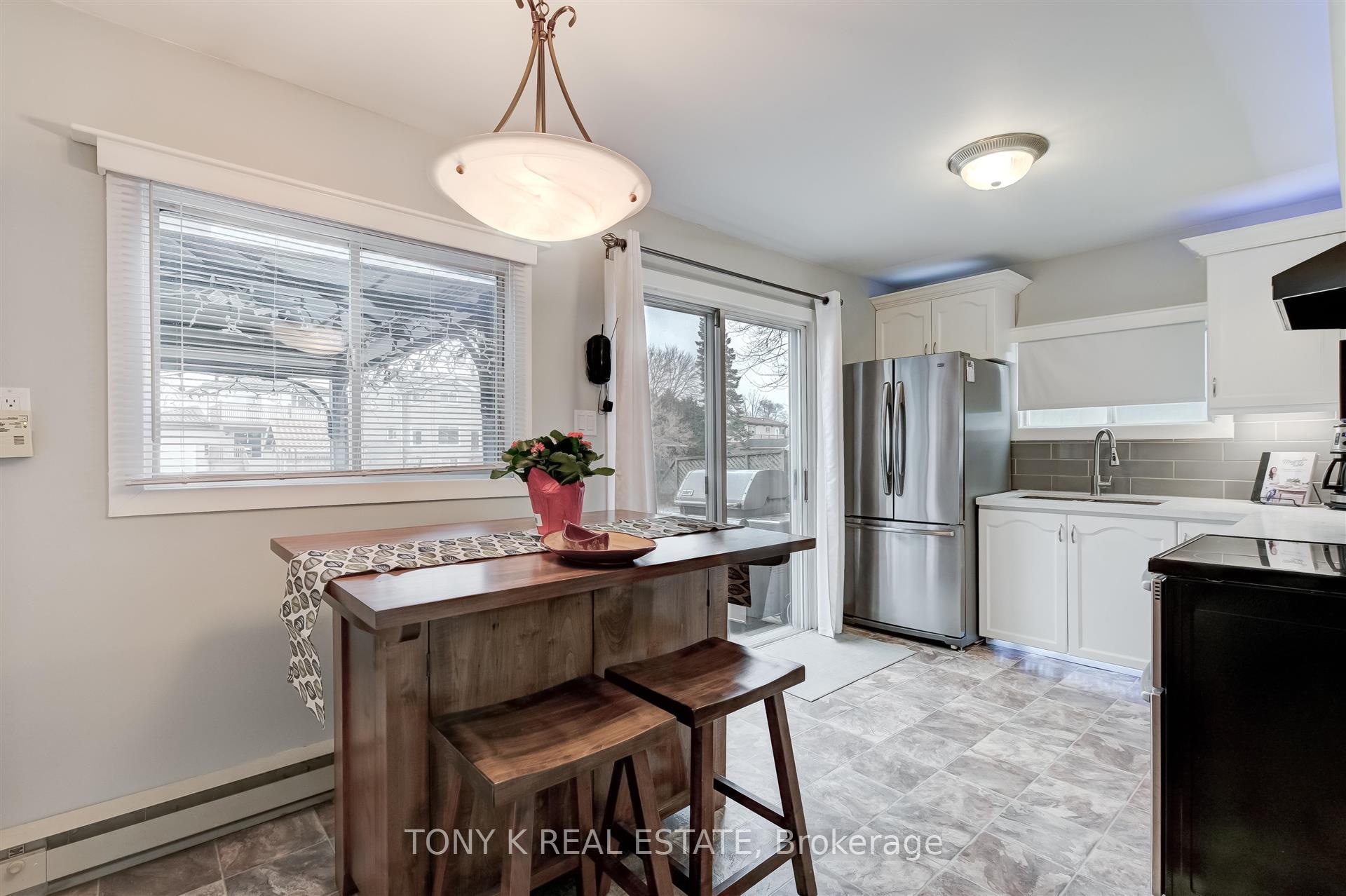 Photo 5 of 43 Shirlea Boulevard, Georgina, Keswick South — HOMEH