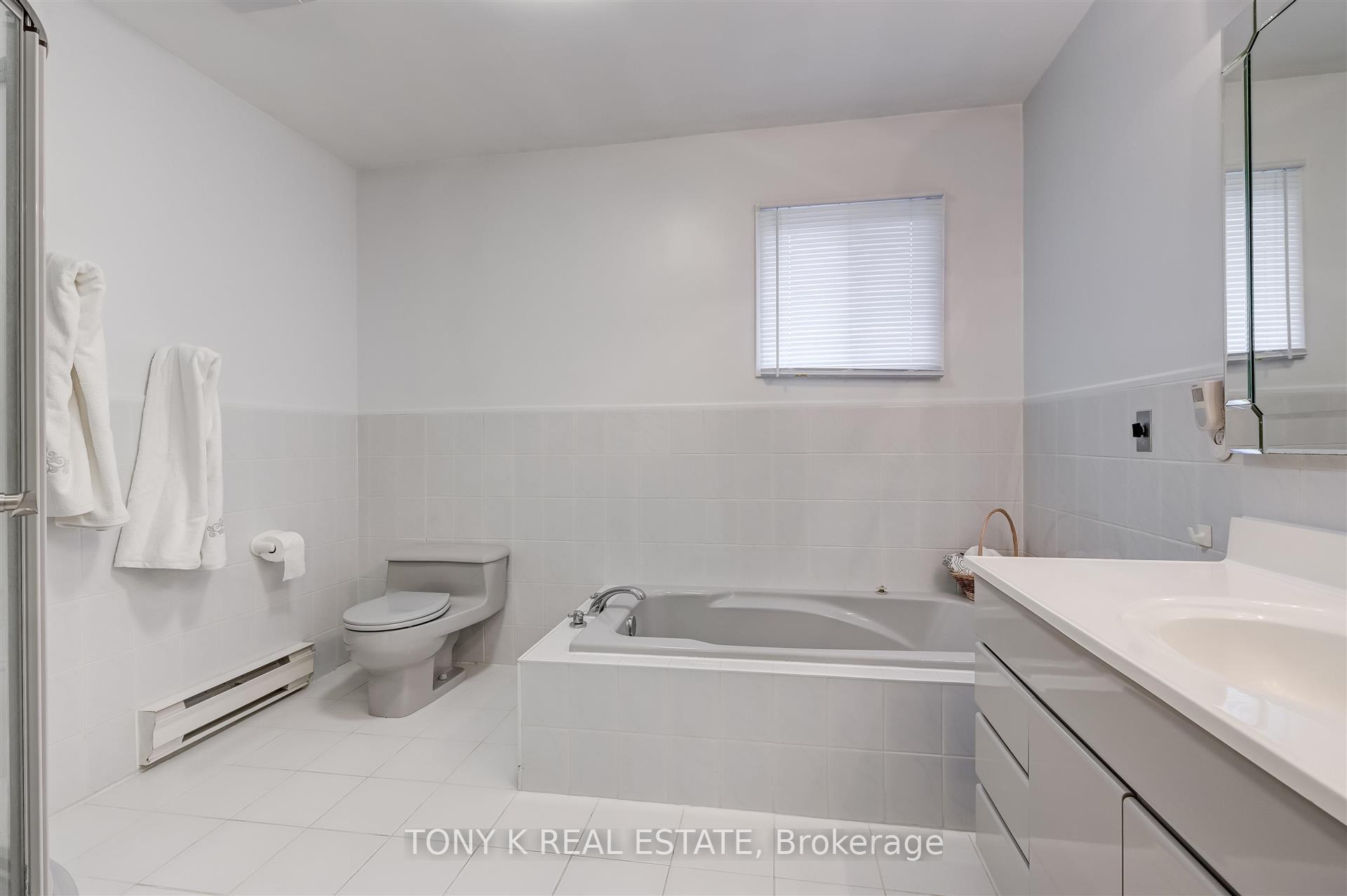 Photo 15 of 43 Shirlea Boulevard, Georgina, Keswick South — HOMEH