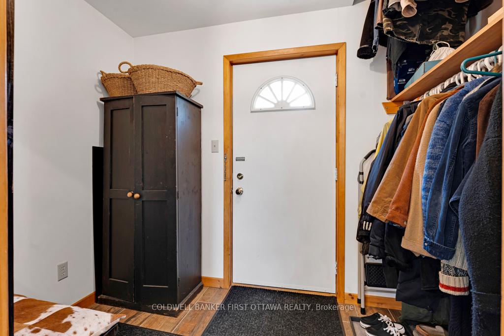 Photo 7 of 1036 Palmerston Crescent, Frontenac, Frontenac North — HOMEH