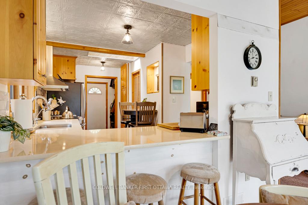 Photo 13 of 1036 Palmerston Crescent, Frontenac, Frontenac North — HOMEH