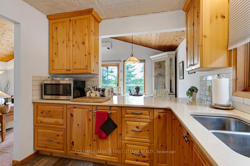 Photo 14 of 1036 Palmerston Crescent, Frontenac, Frontenac North — HOMEH