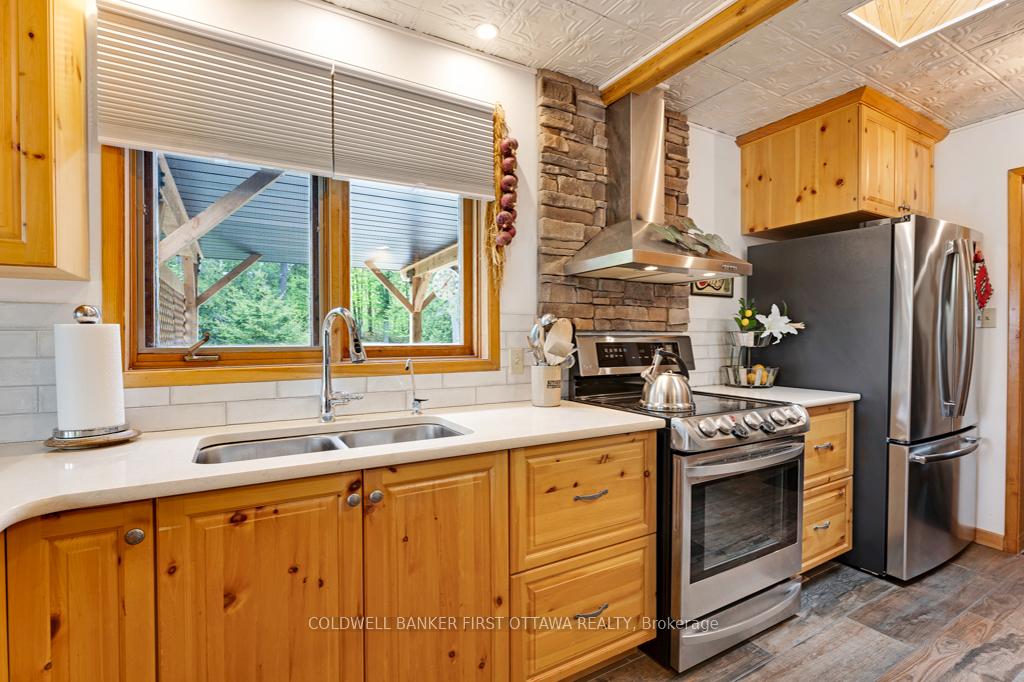 Photo 23 of 1036 Palmerston Crescent, Frontenac, Frontenac North — HOMEH