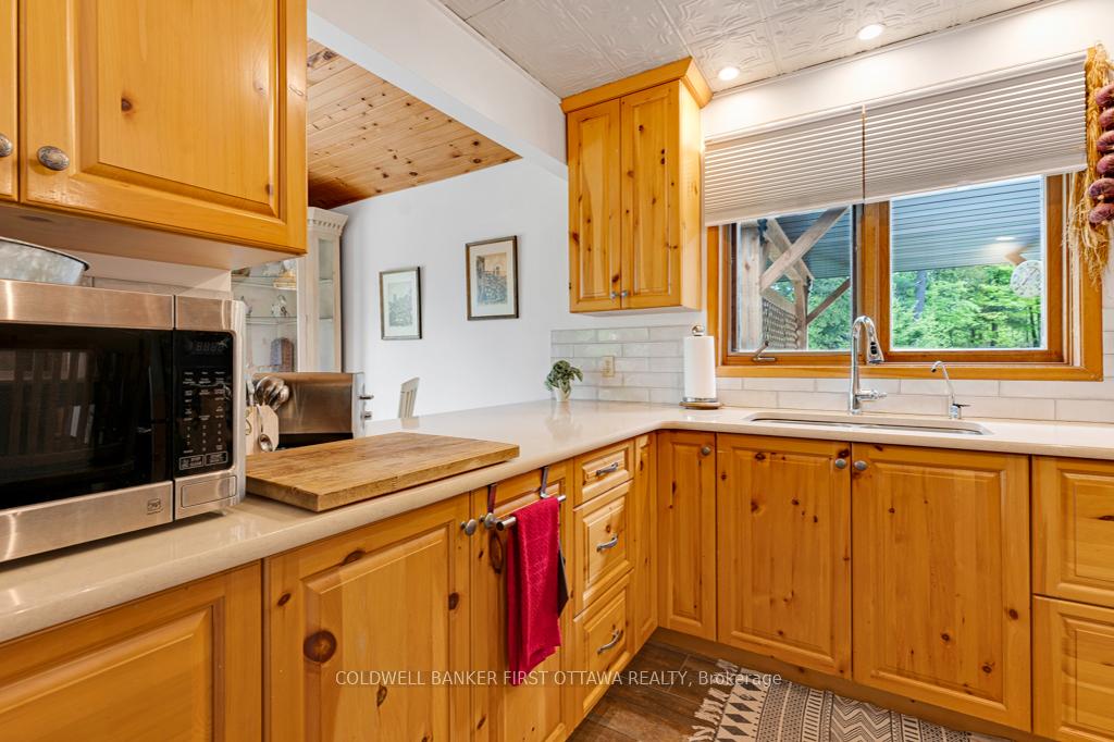 Photo 15 of 1036 Palmerston Crescent, Frontenac, Frontenac North — HOMEH