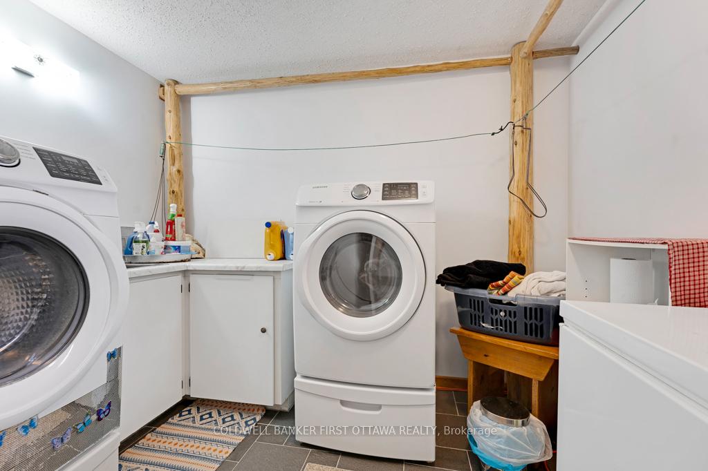 Photo 33 of 1036 Palmerston Crescent, Frontenac, Frontenac North — HOMEH