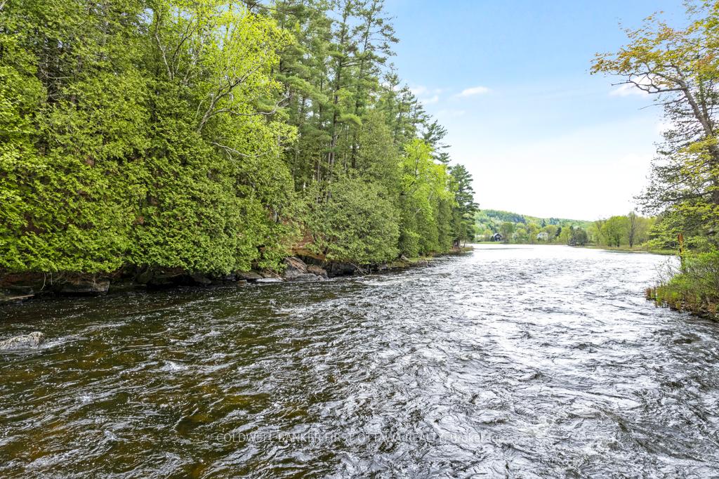 Photo 28 of 1036 Palmerston Crescent, Frontenac, Frontenac North — HOMEH