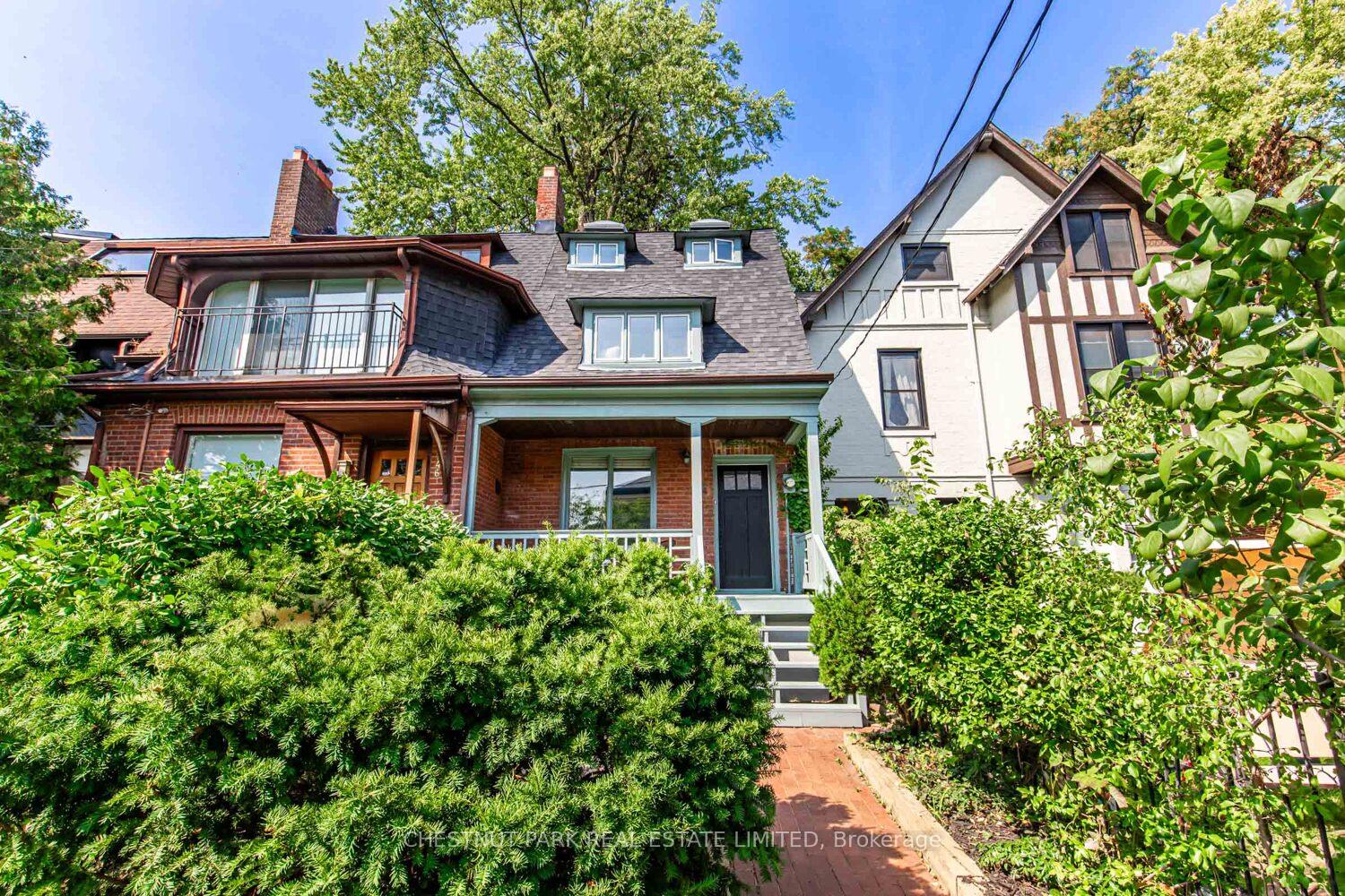 Front of 244 Cottingham Street