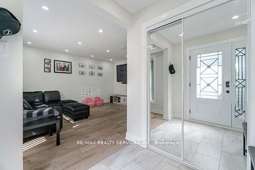Photo 3 of 60 Bramhall Circle, Brampton, Madoc — HOMEH