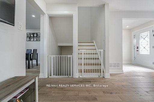 Photo 14 of 60 Bramhall Circle, Brampton, Madoc — HOMEH