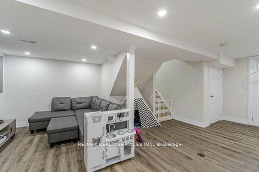 Photo 28 of 60 Bramhall Circle, Brampton, Madoc — HOMEH