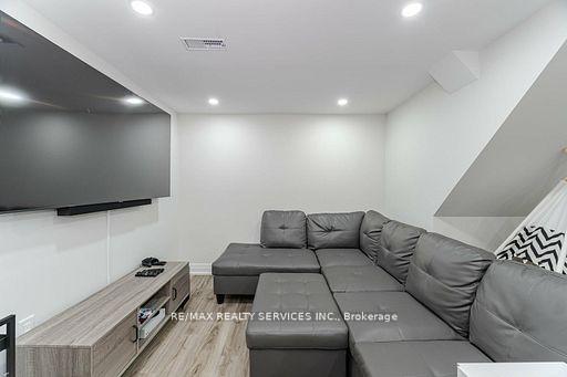 Photo 33 of 60 Bramhall Circle, Brampton, Madoc — HOMEH