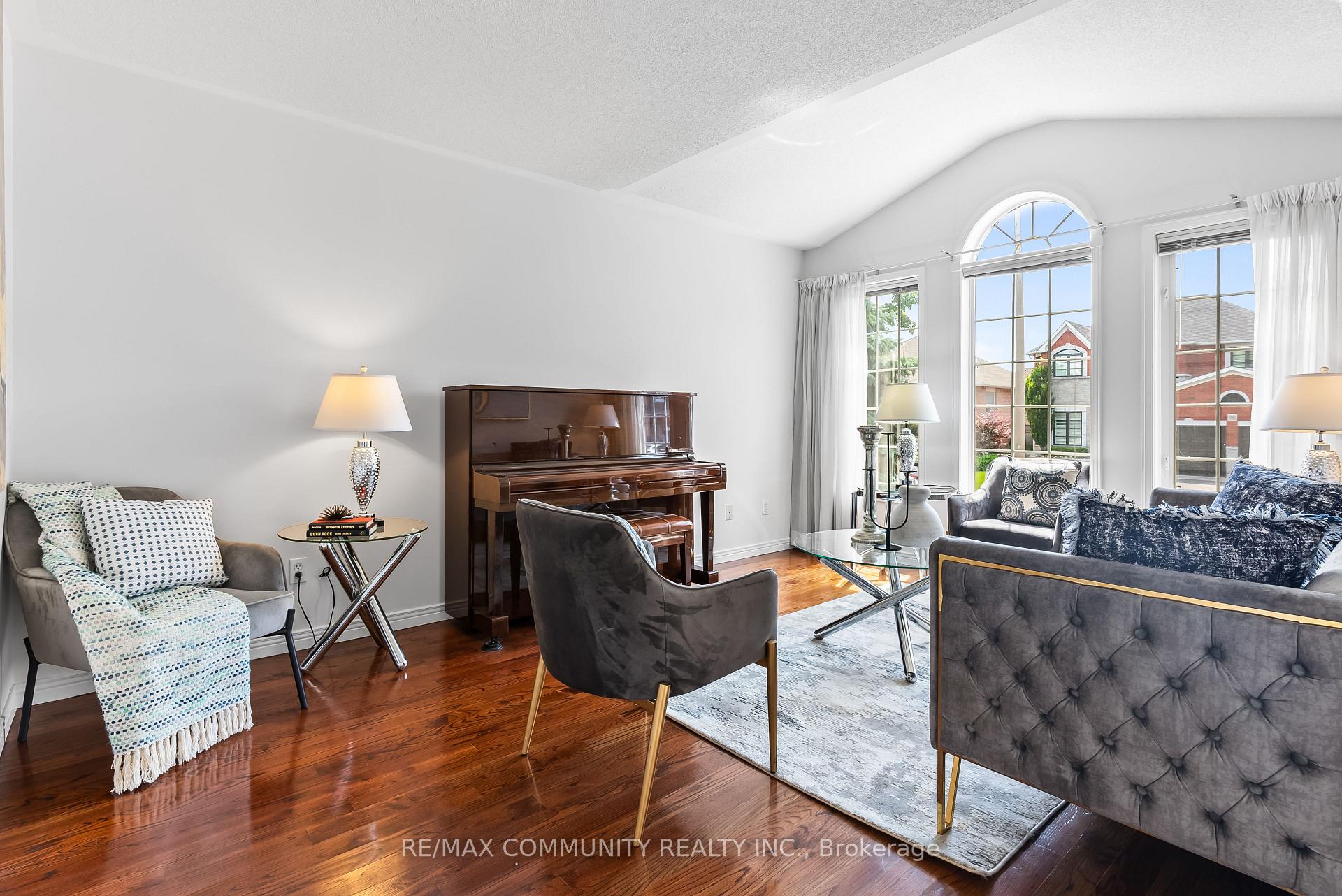 Photo 15 of 27 Mac Carl Crescent, Whitby, Rolling Acres — HOMEH