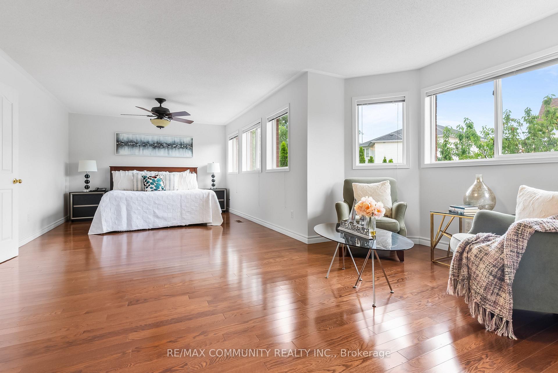 Photo 12 of 27 Mac Carl Crescent, Whitby, Rolling Acres — HOMEH