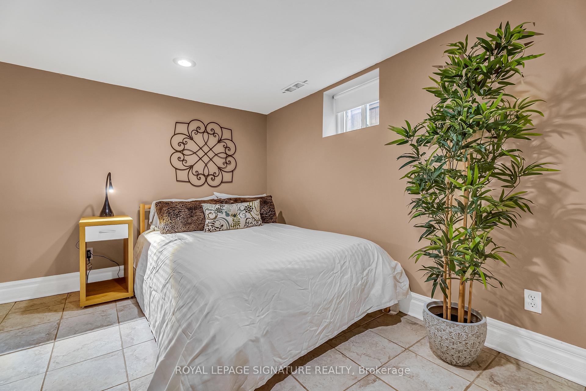 Photo 17 of 81 Denvale Road, Toronto, O'Connor-Parkview — HOMEH