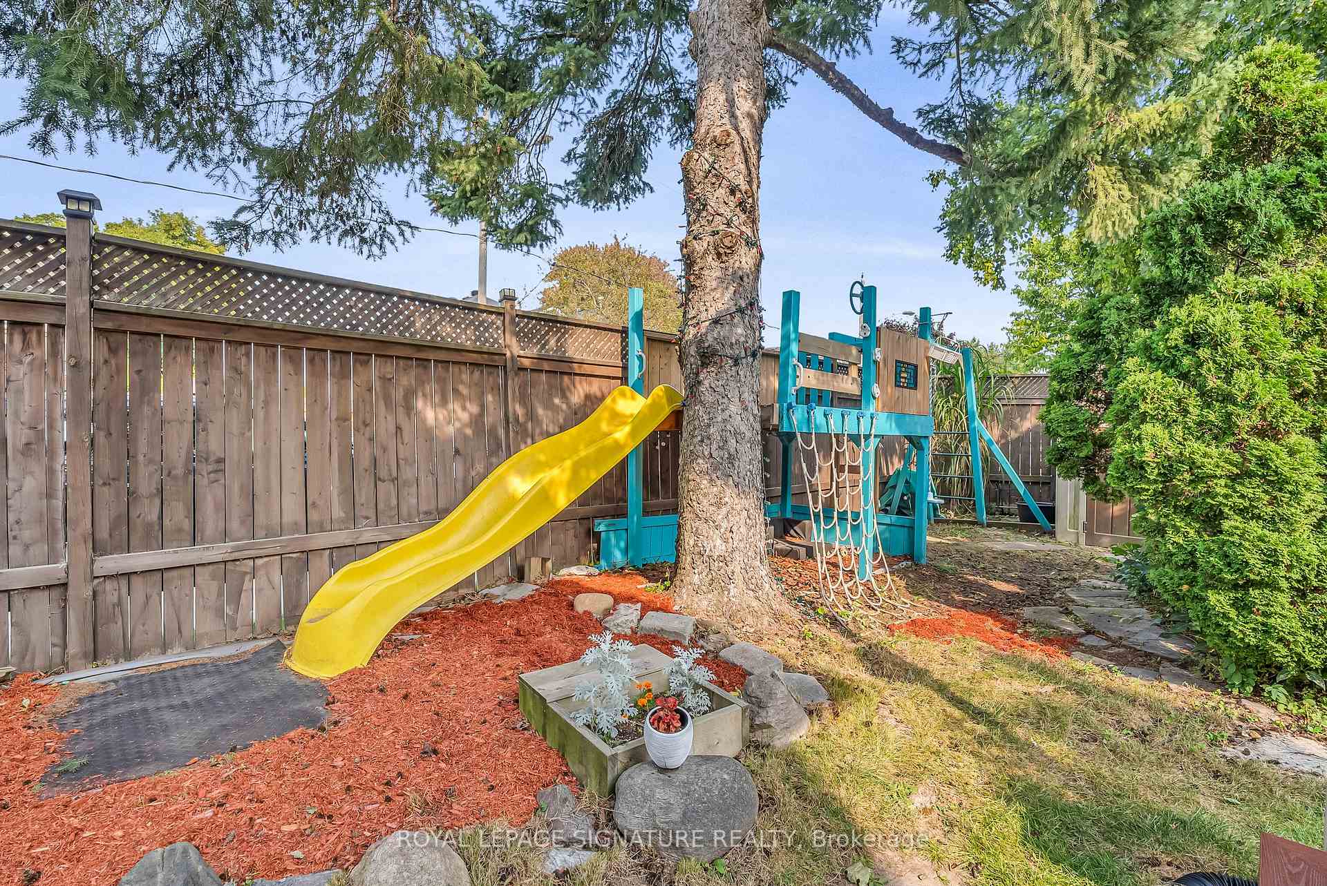 Photo 30 of 81 Denvale Road, Toronto, O'Connor-Parkview — HOMEH